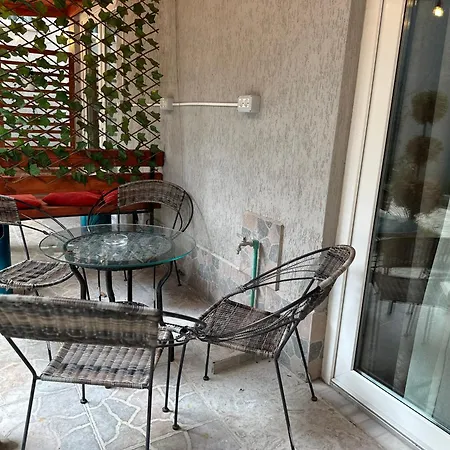 Duplex 201 Apartment *