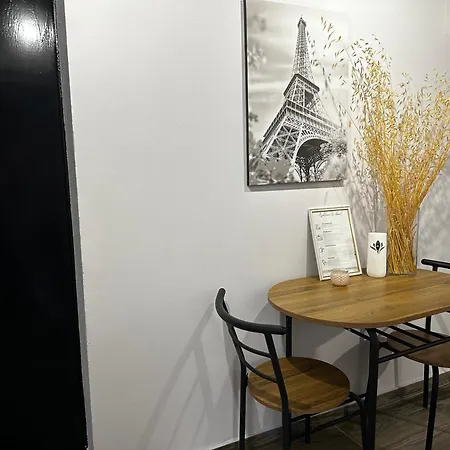 Apartment Duplex 201 *