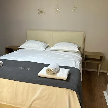 Apartment Duplex 201 *